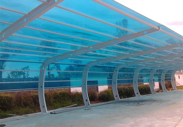 向日葵视频官网耐力板性價比詳細分析